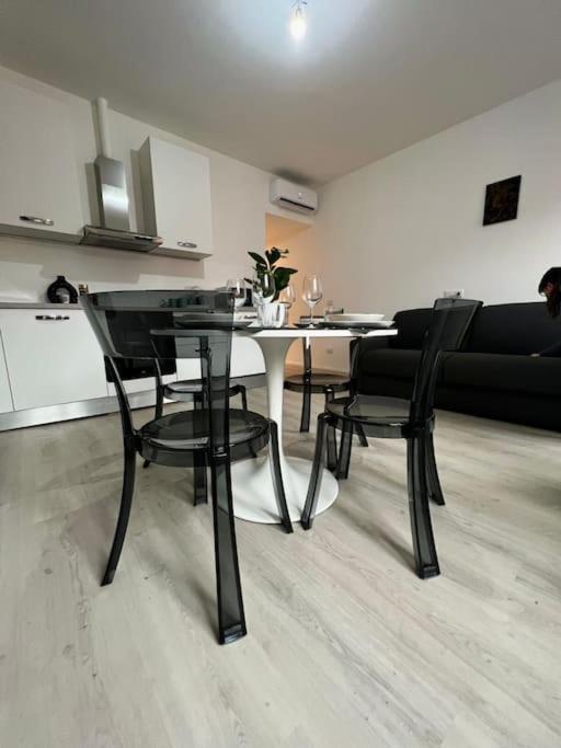 History Luxury Central Apartment By Revenue House Como Exterior photo